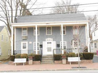 41 Main St, Chester, NJ 07930