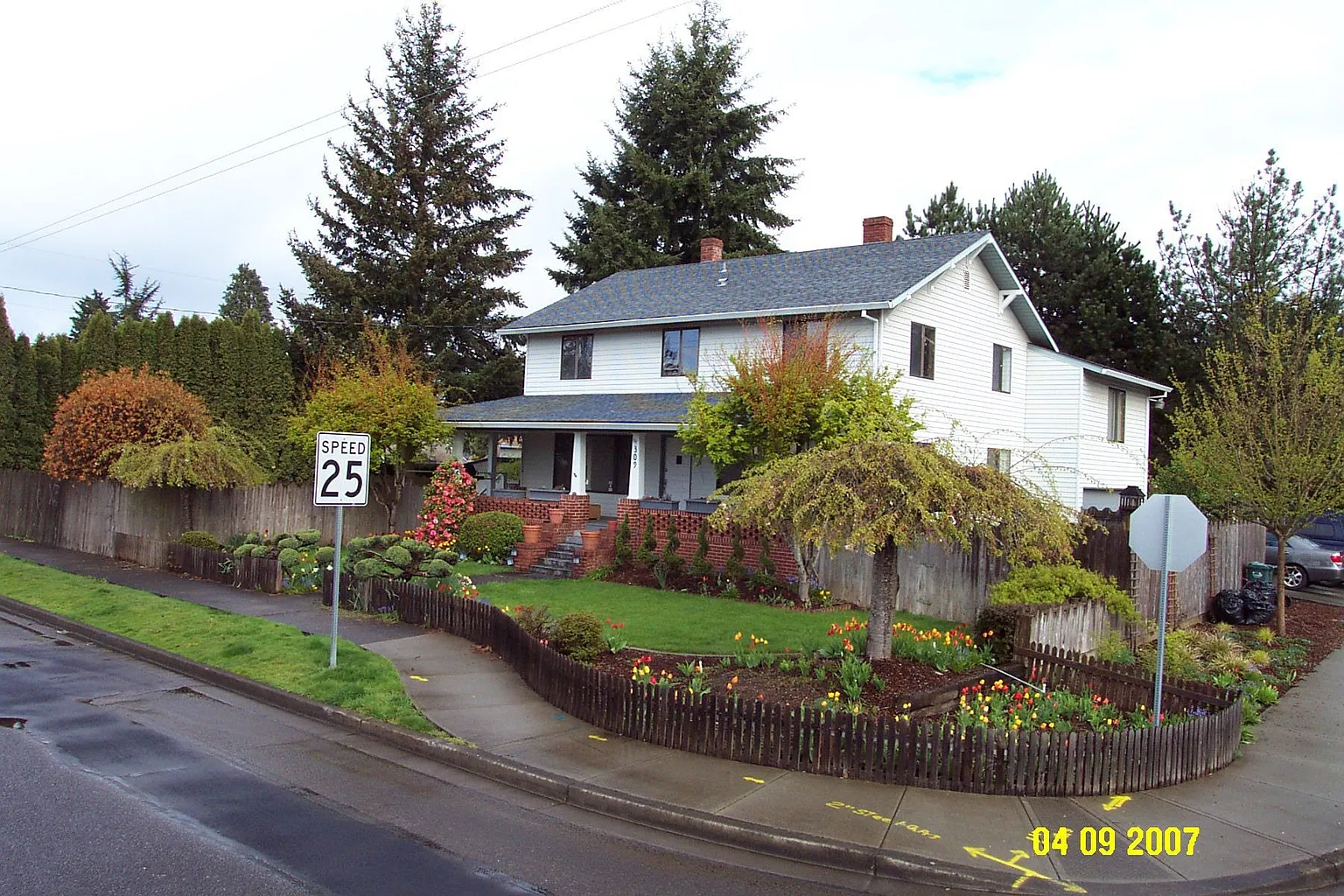 309 NW Jackson St photo 1