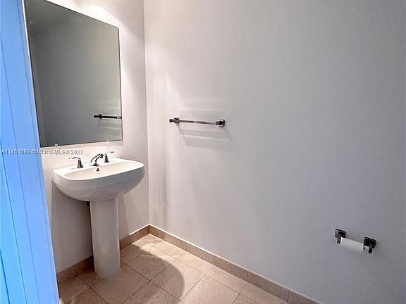 4th image of 1060 Brickell Ave APT 2905