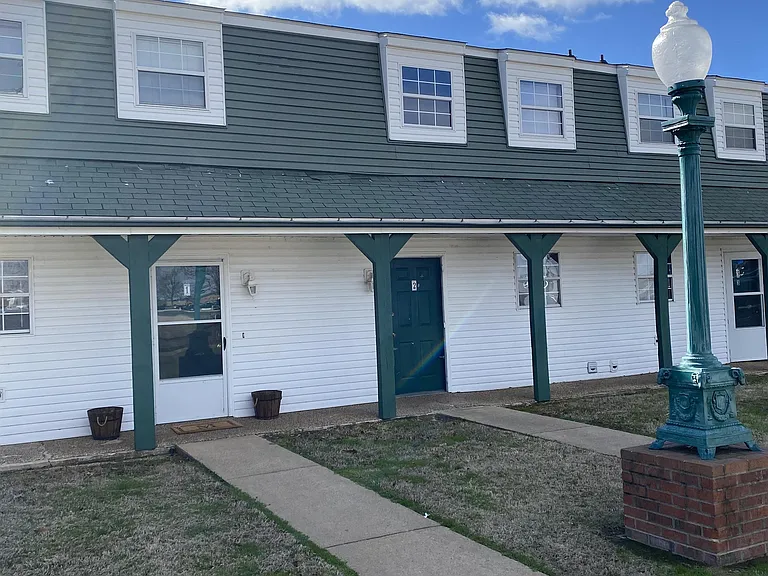 2209 Race St — Photo 1