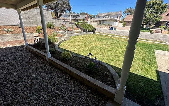 5th image of 329 Regis Ave