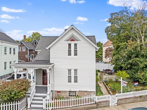 5 Smith St, New Bedford, MA 02740