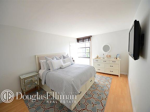 5th image of 3101 N Country Club Dr APT 612