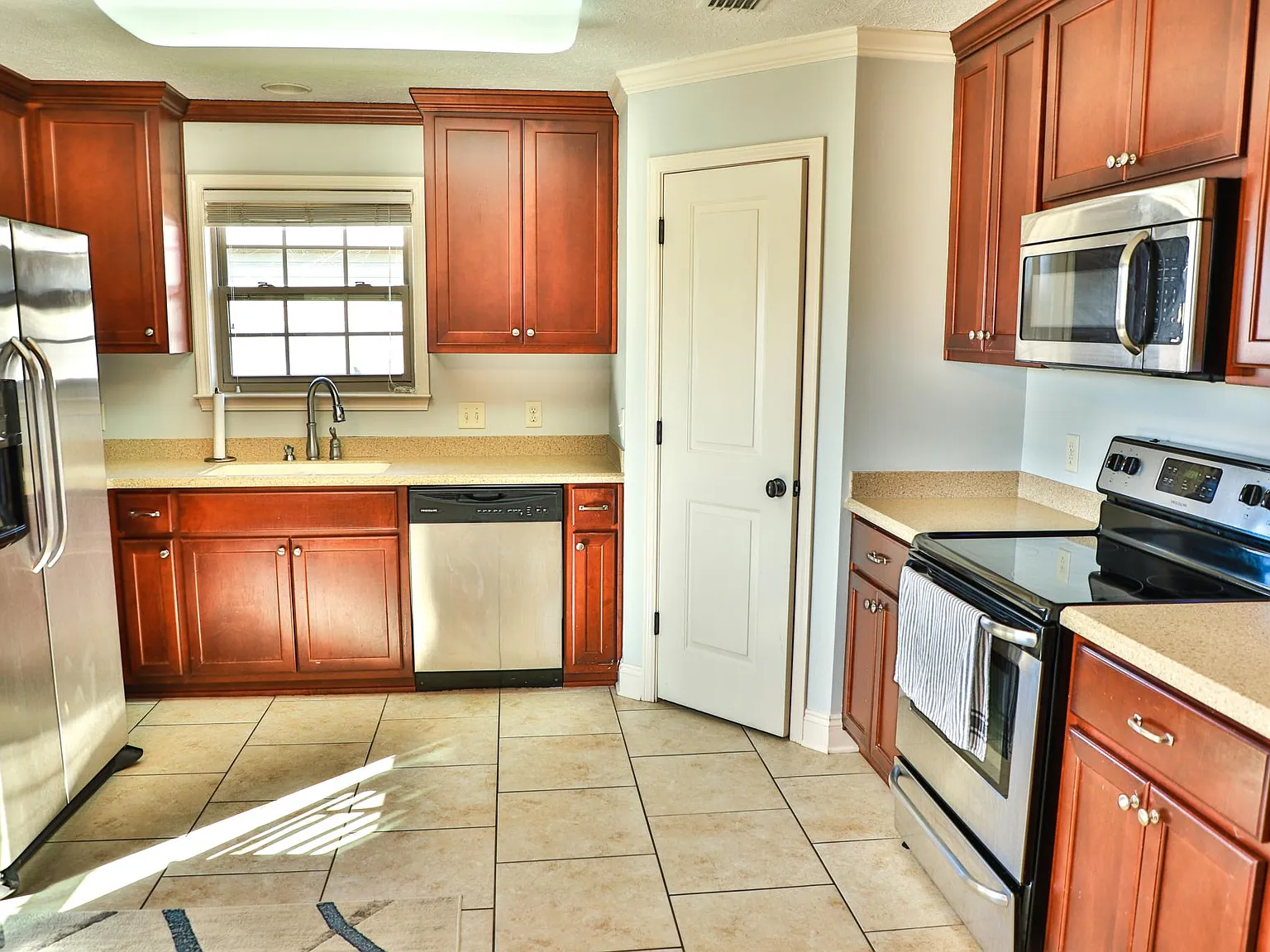 1805 Shanun Ct — Photo 4