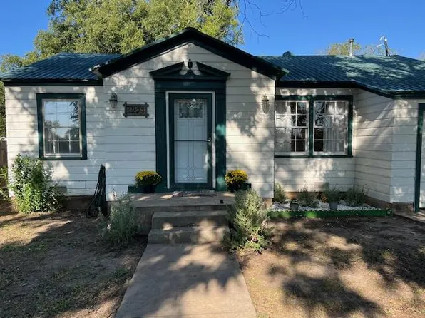 1203 N Walnut St, Brady, TX 76825