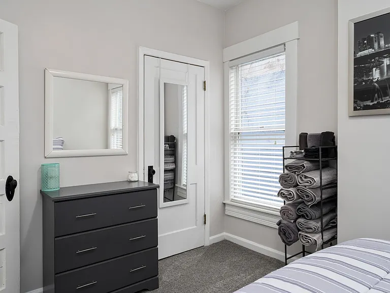 802 Hamlet St — Photo 13