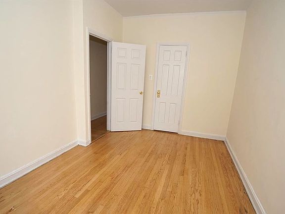 4th image of 415 E 17th St APT 6F