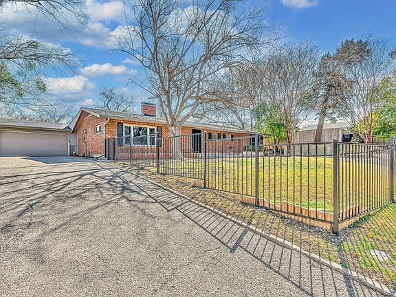 3rd image of 1301 Rambler Dr