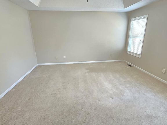 5th image of 208 Grinders Mill Rd