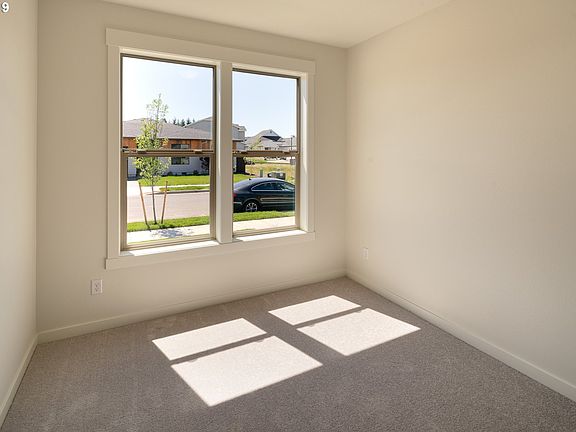 5th image of 17016 NE 30th St