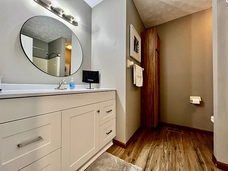 6429 Cincinnati Dayton Rd #B — Photo 25