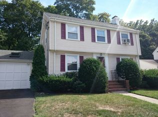 18 Vermont St, West Roxbury, MA 02132