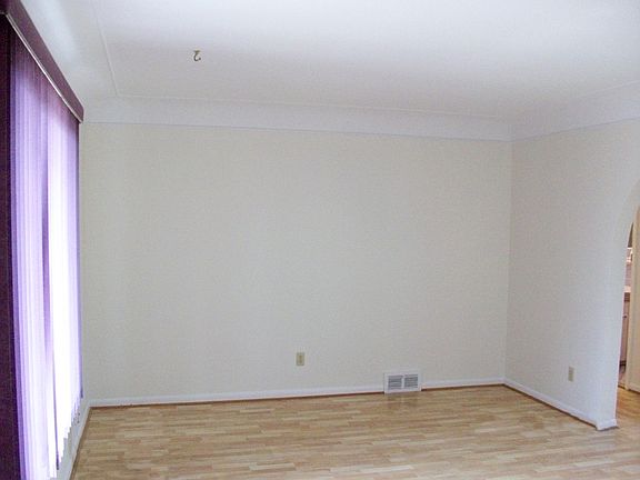 2nd image of 20501 Cedar St