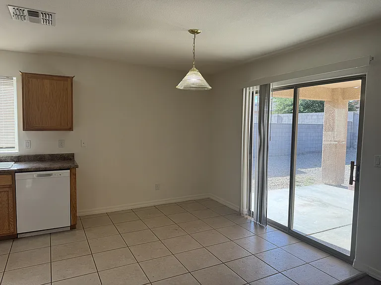 3924 E Potter Ave — Photo 3
