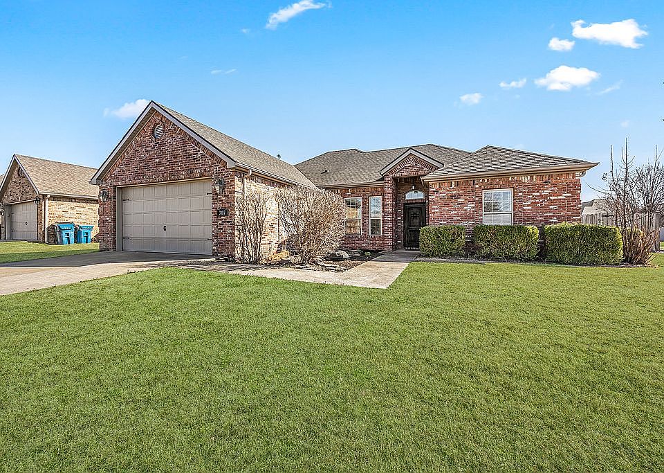 1st image of 3107 SW Silverbark Rd
