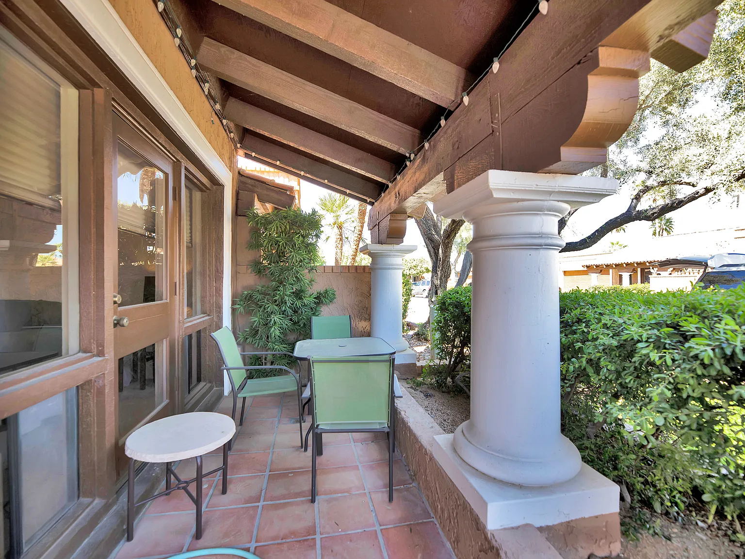 2 bed, 1940 sqft, $4,400 — Photo 2