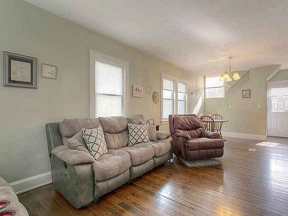 4th image of 21 De Camp Ave