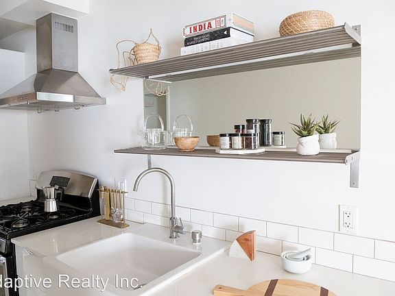 4th image of 208 S Avenue 58 #2