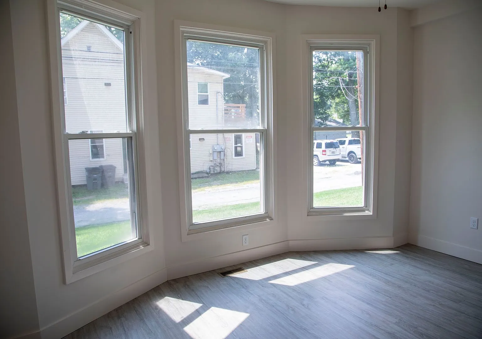 461 Vine Street — Photo 2