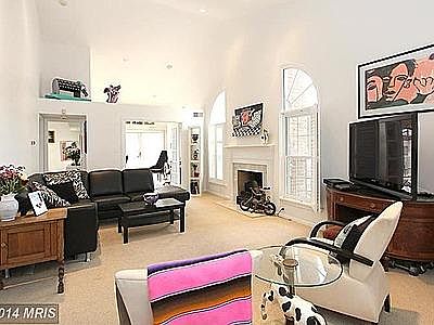 3rd image of 5822 Linden Square Ct
