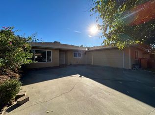 421 Sundance Ln, Madera, CA 93637