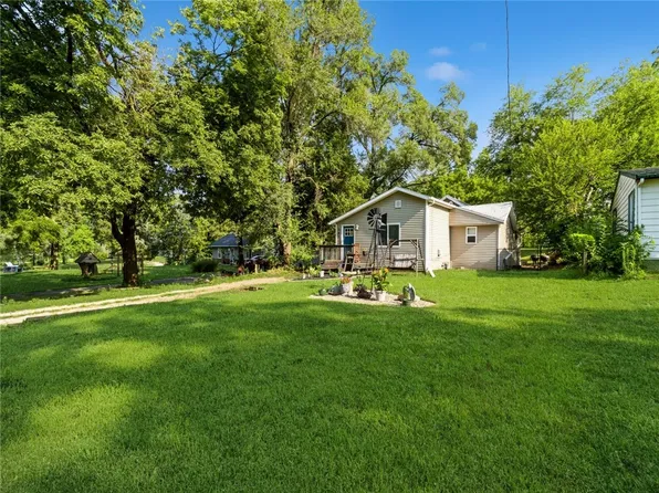 365 NW 52nd Ave, Des Moines, IA 50313