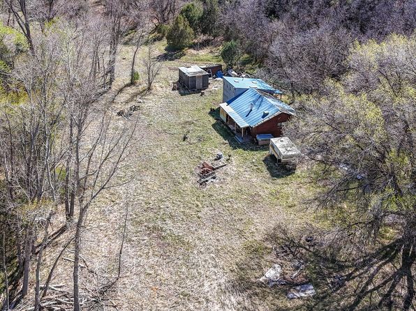 16 Brook Ln, Pecos, NM 87552
