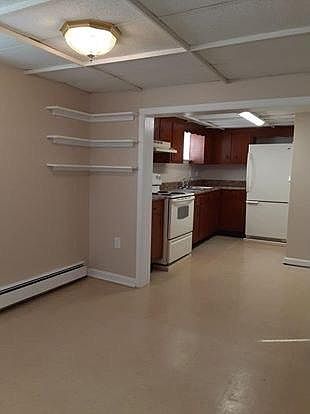 2nd image of 836 Pine Ave APT 3