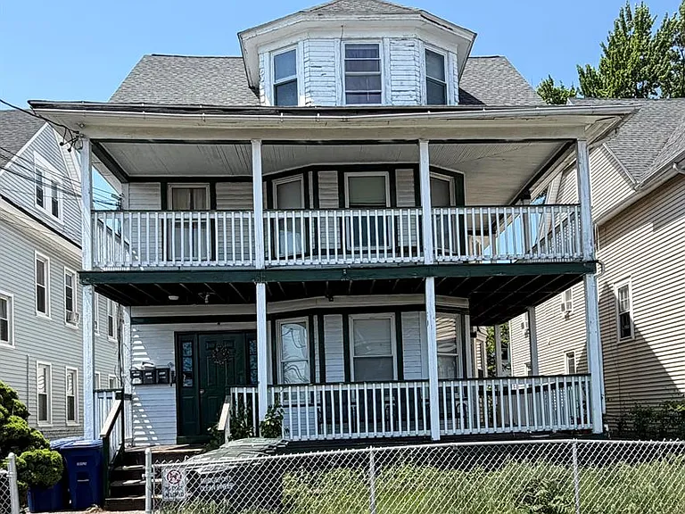1662 Fairfield Ave #2 — Photo 4
