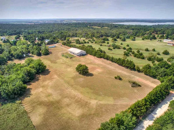 17900 Lakemeadows, Stillwater, OK 74075
