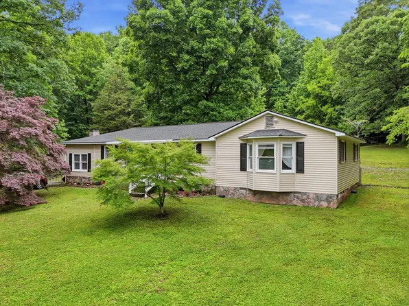 1873 Crow Valley Rd NW, Dalton, GA 30720