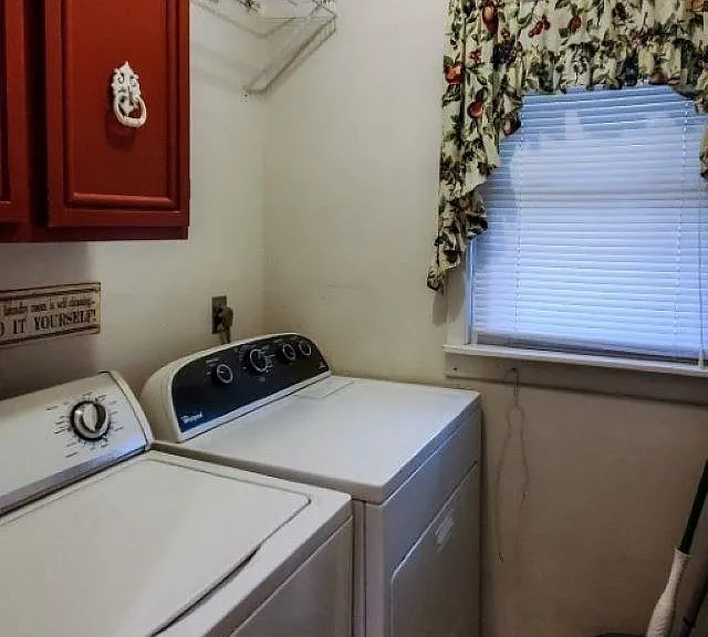 2205 Amy Ann St — Photo 16