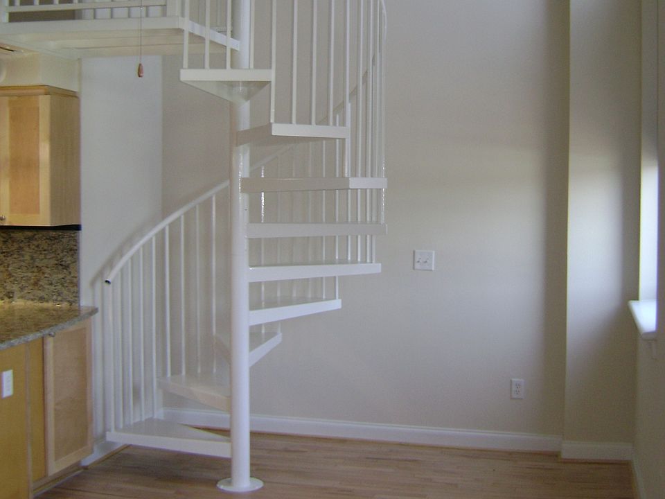 1st image of 1548 E Main St APT 306