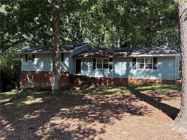2166 Chestnut Pl, Lithia Springs, GA 30122