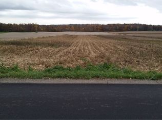 Elton St SW, Navarre, OH 44662