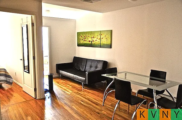 Rented by KVNY Soho | media 16
