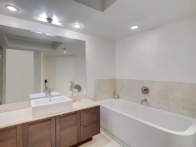 150 Sunny Isles Blvd #601 — Photo 8
