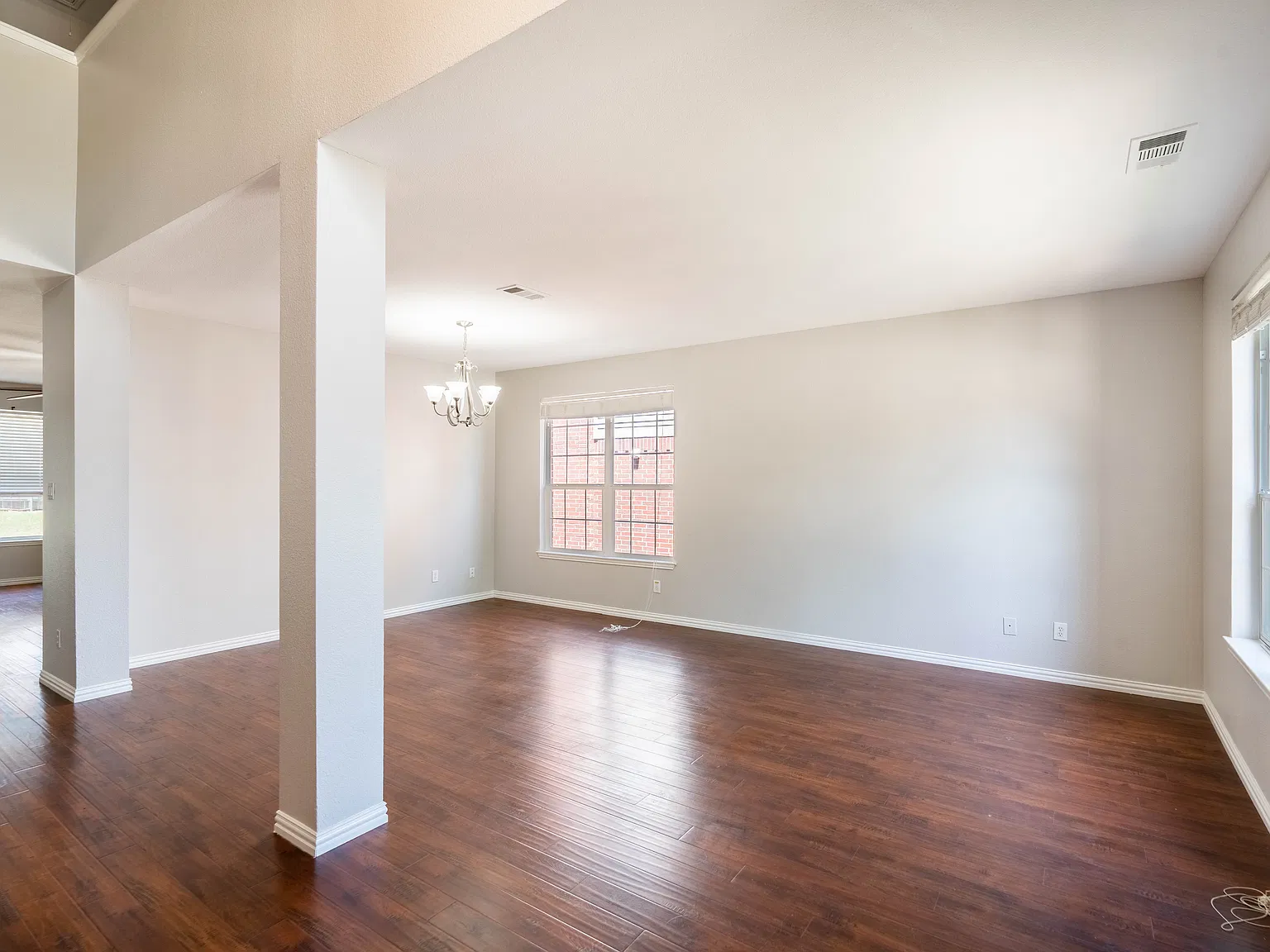 4 bed, 2648 sqft, $2,650 — Photo 3