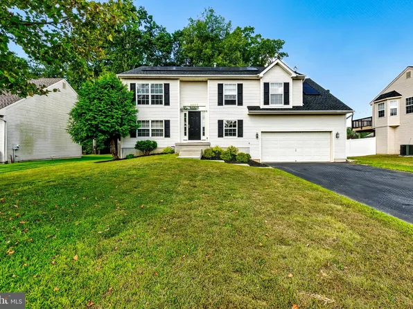1657 Carriage Dr, Williamstown, NJ 08094