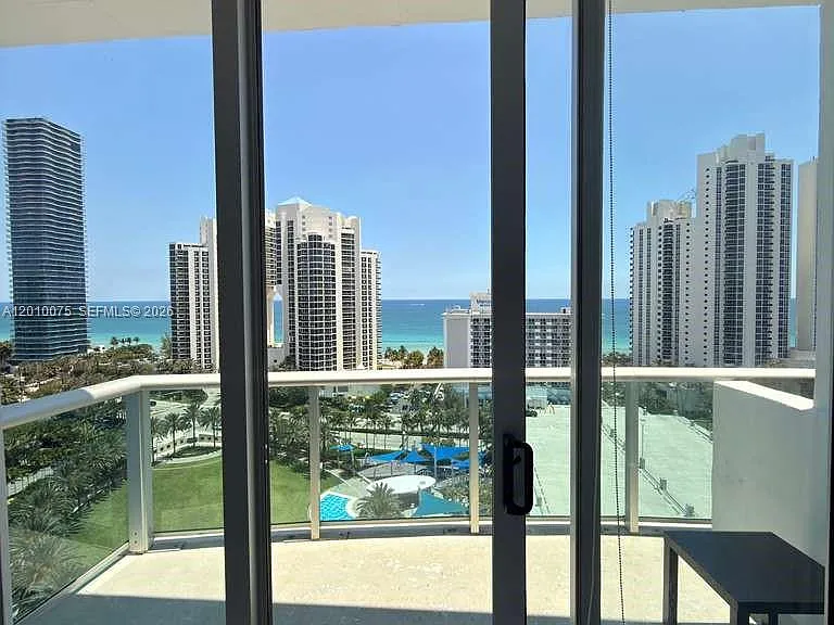 19370 Collins Ave #Penthouse 3 — Photo 2