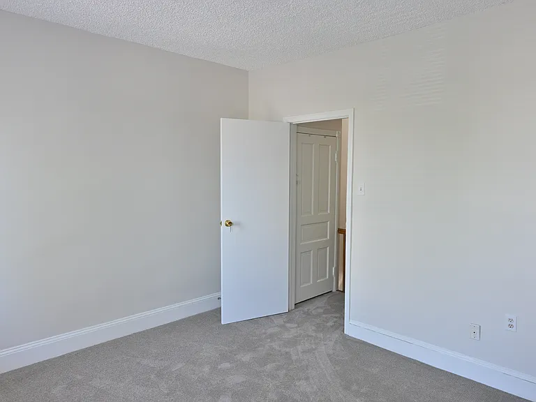 Bedroom 1 (Front)