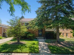 8426 Springfield Ave, Skokie, IL 60076