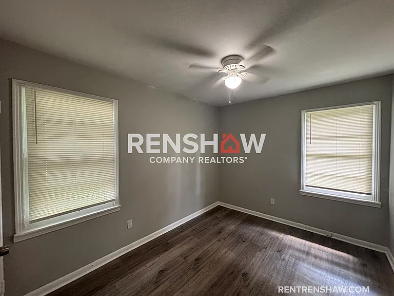 828 Harvey Cv — Photo 5