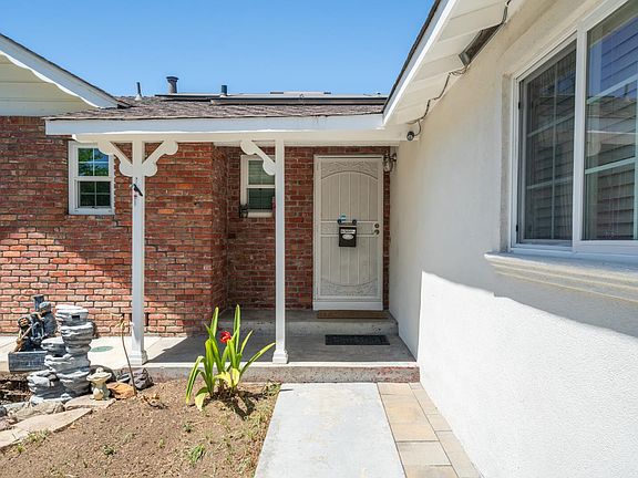 3rd image of 3437 Dormer Ave