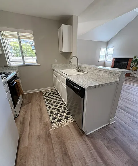 2920 Luciernaga St #2 — Photo 4