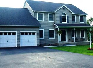 2 Camel Hill Rd, Troy, NY 12180