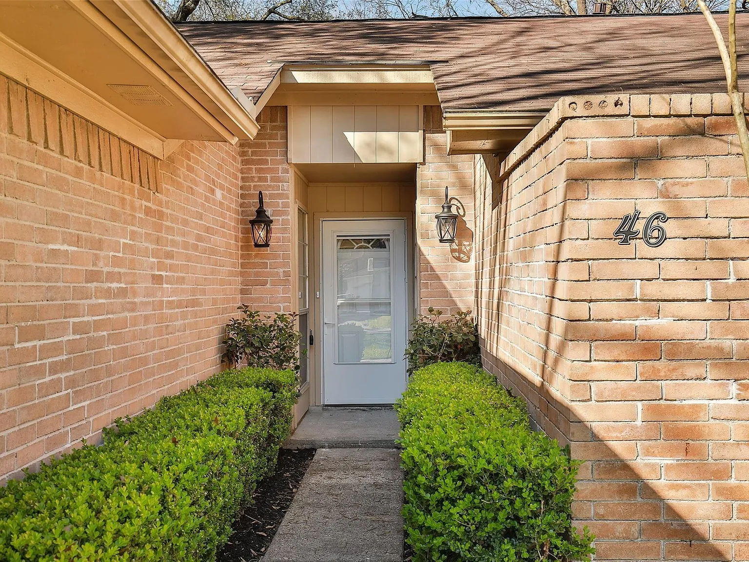 3 bed, 2.0 bath, 1762 sqft, $2,200 — Photo 3