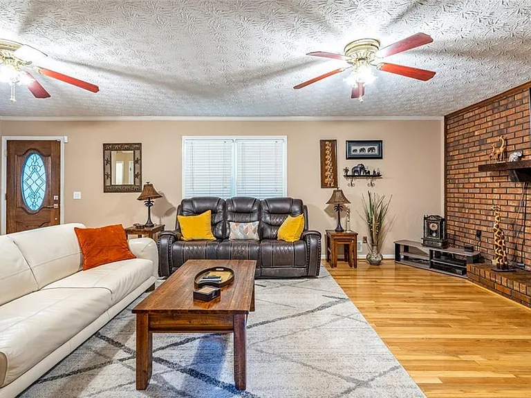 465 Dobbs Rd #B — Photo 8