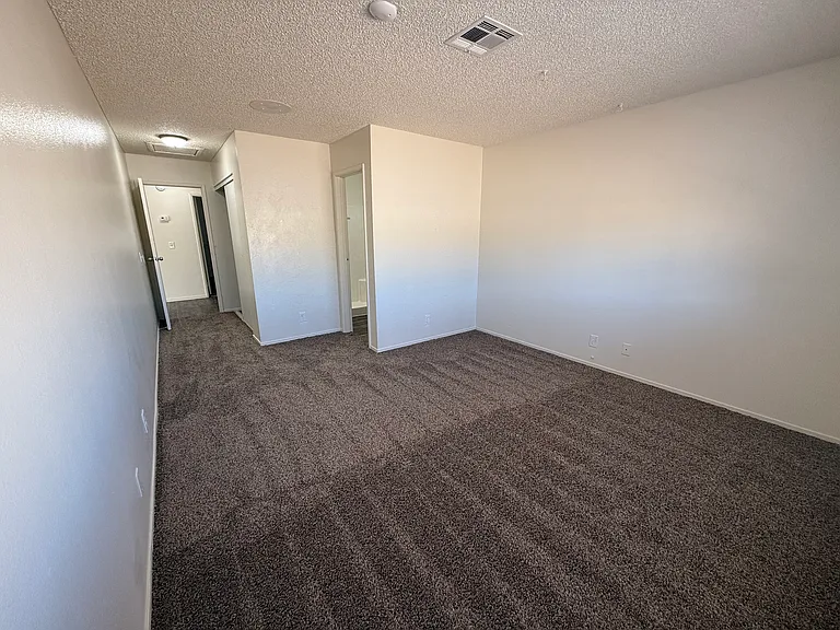 455 Ash St — Photo 13