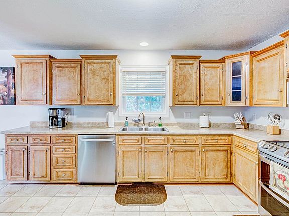 5th image of 119 Willard Way